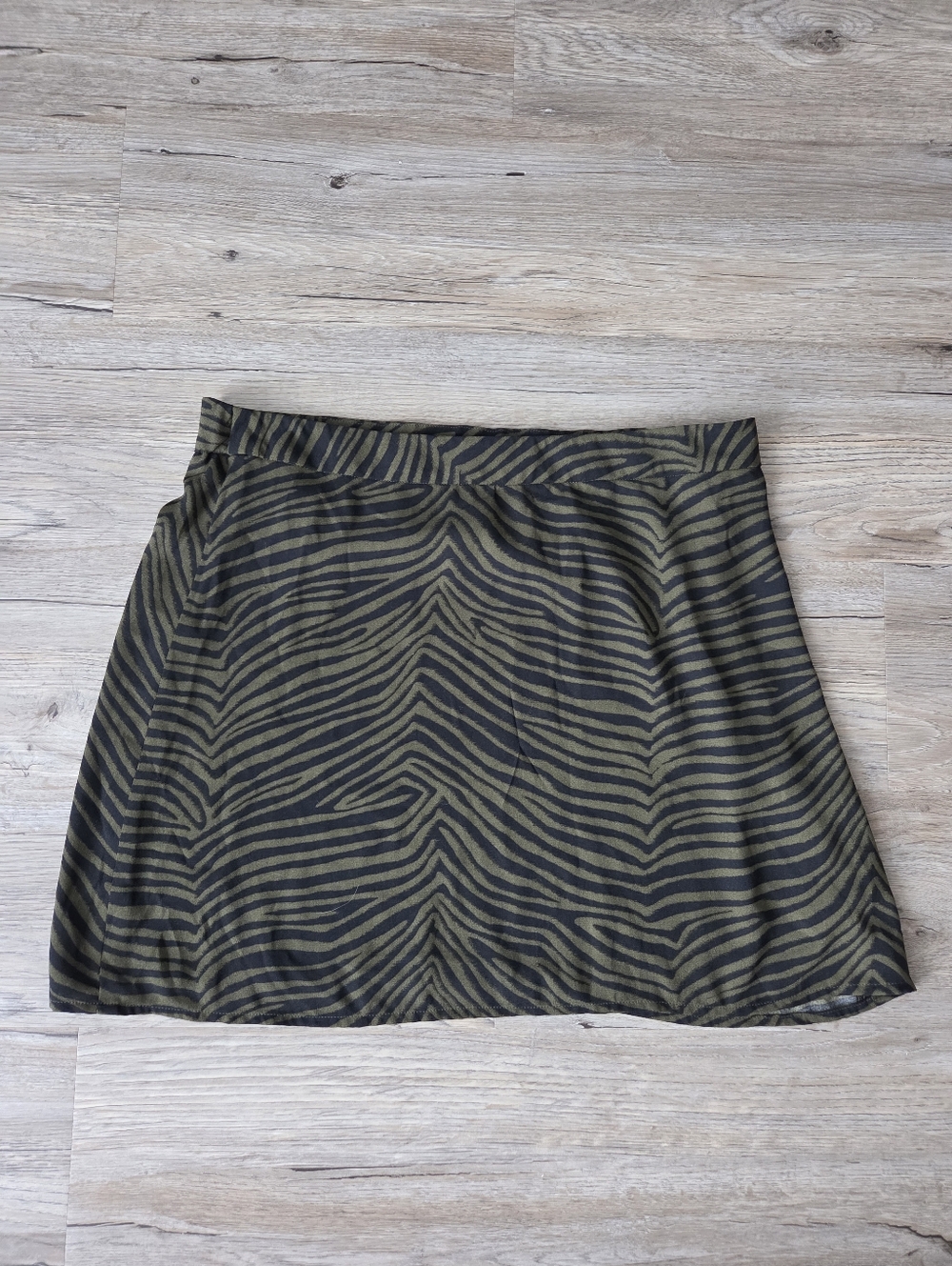 BP Olive Green Zebra Animal Print Mini Skirt Y2k Lightweight Stretch Waist Retro